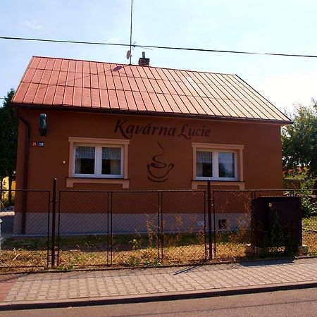 Kavarna Lucie S Ubytovanim Horni Terlicko Exterior photo
